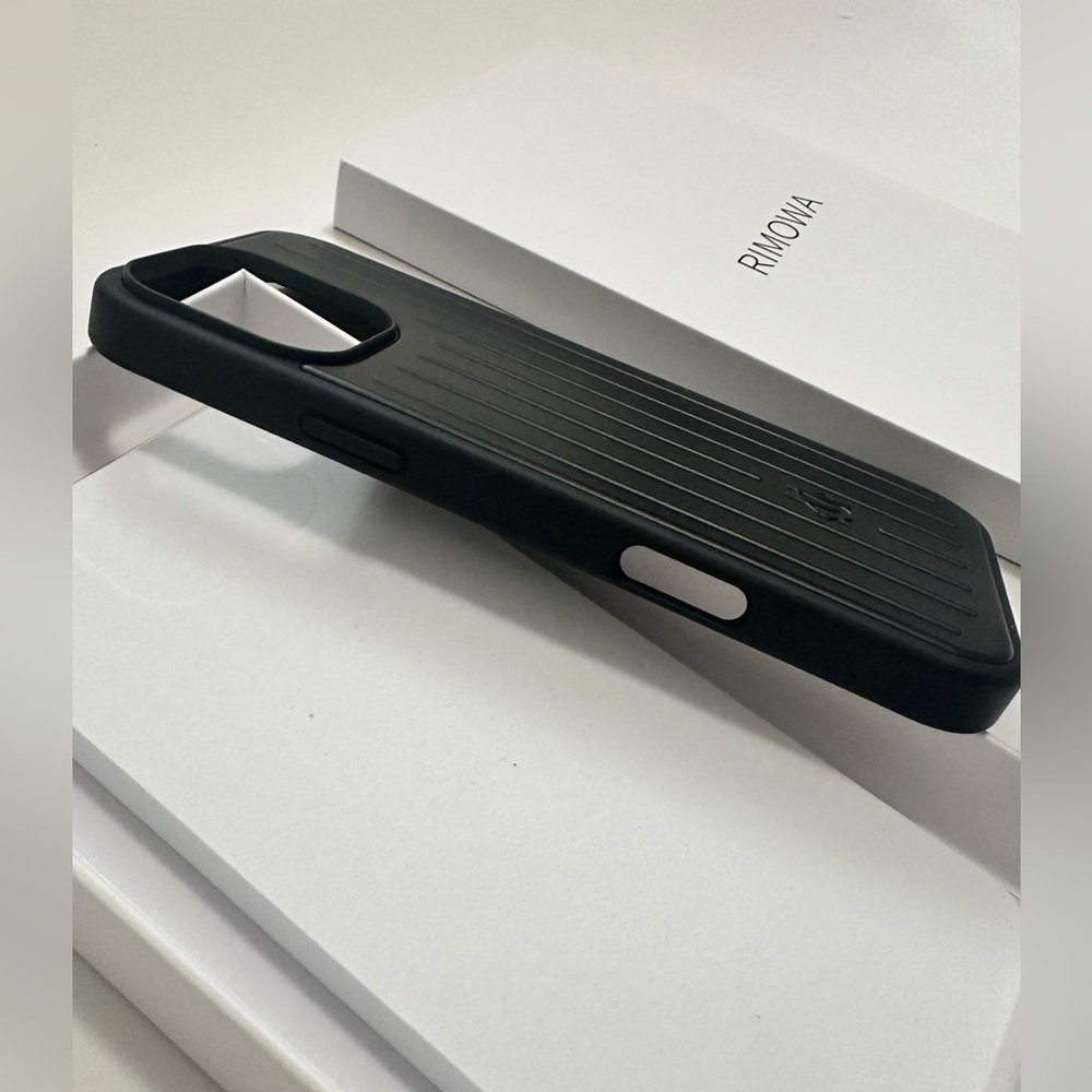 Rimowa Iphone Case Aluminum For Iphone 16 Pro - Picture 5 of 8